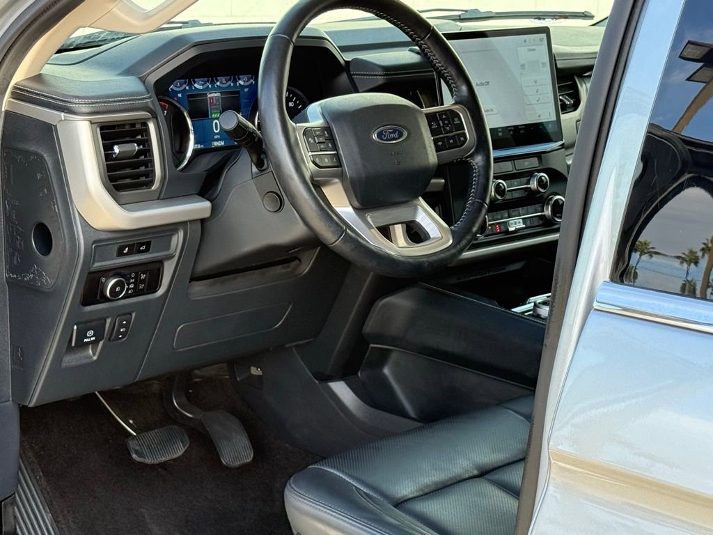 Certified 2023 Ford Expedition XLT image 7