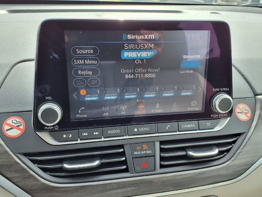 Used 2025 Nissan Altima 2.5 SV FWD image 19
