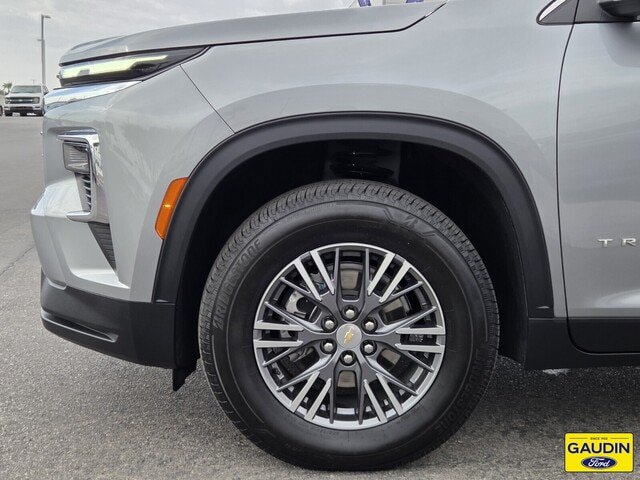 Used 2026 Chevrolet Traverse LT FWD image 10