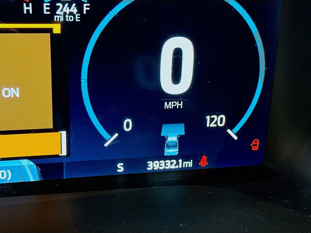 Certified 2022 Ford F150 Lariat w/ Equipment Group 502A High image 16