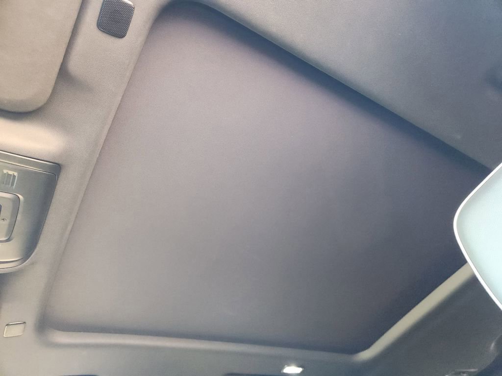 Used 2022 GMC Yukon SLT w/ SLT Premium Package image 24