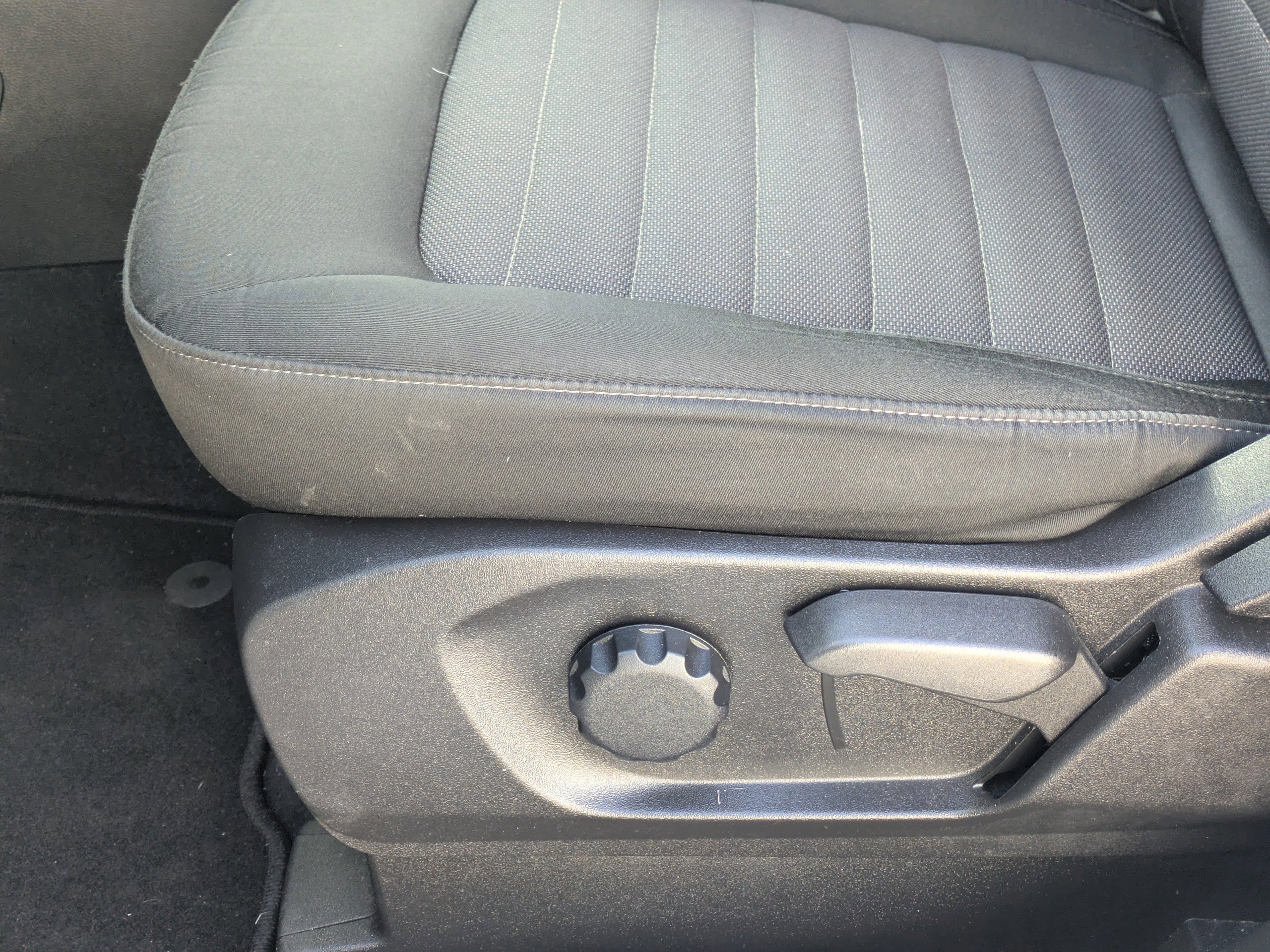 Certified 2023 Ford Edge SE w/ Black Appearance Package image 23