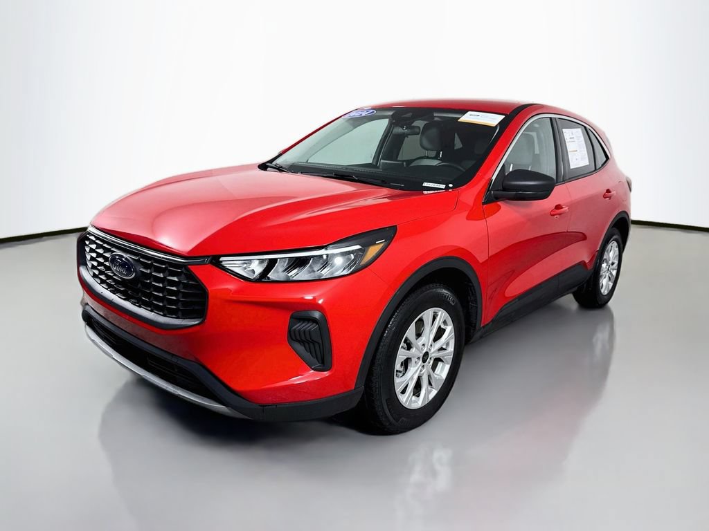 Certified 2024 Ford Escape Active w/ Cold Weather Package FWD image 3