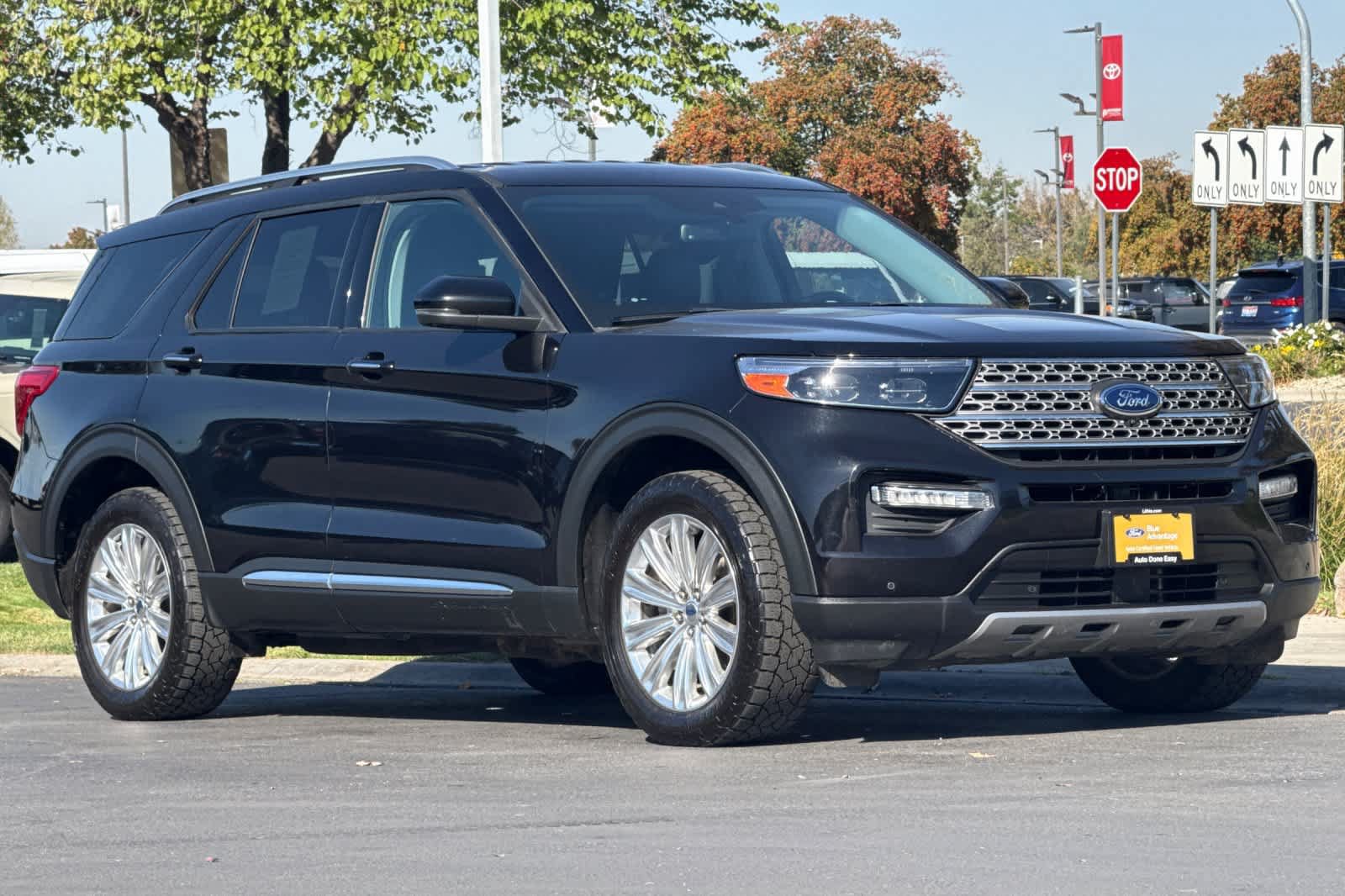 Certified 2021 Ford Explorer Limited w/ Hybrid Equipment Group 310A AWD/4WD image 9