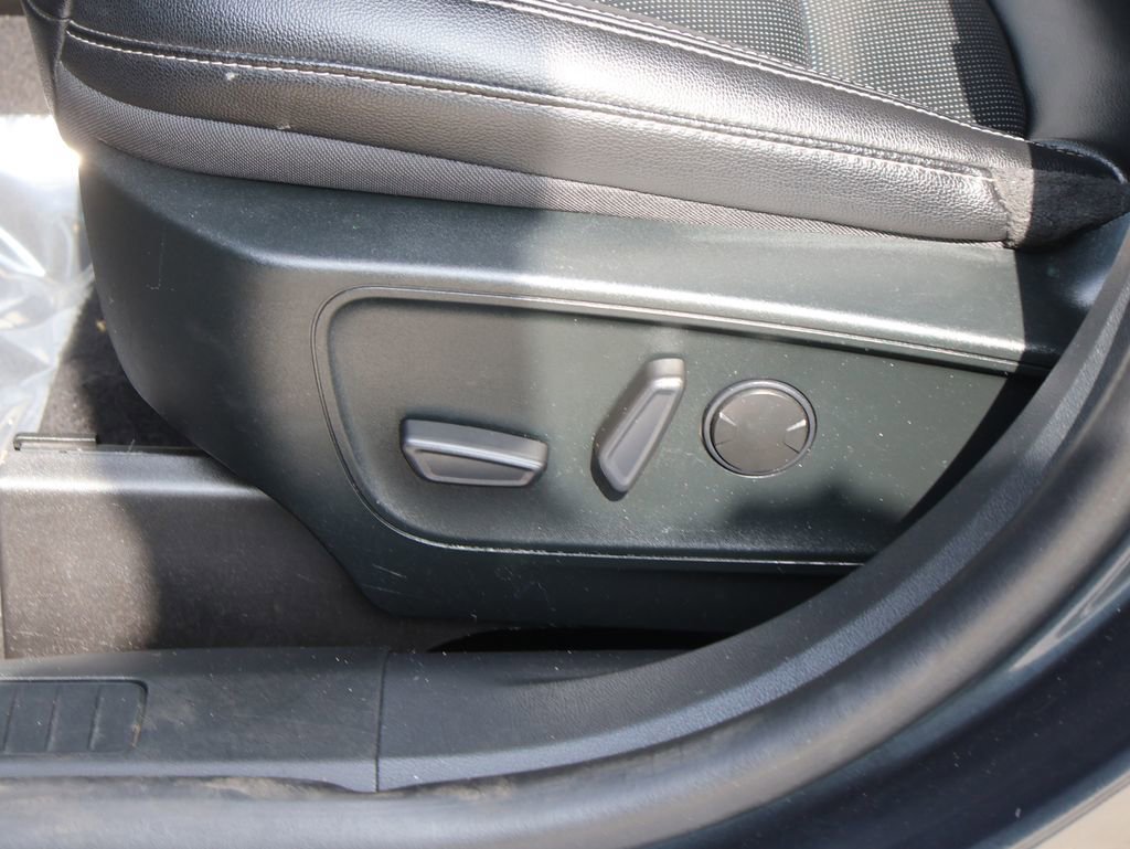 Certified 2022 Ford Escape SEL FWD image 24