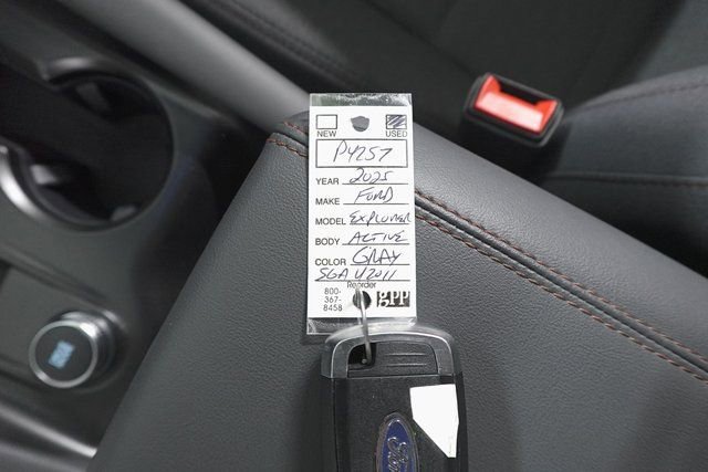 Certified 2025 Ford Explorer Active image 32