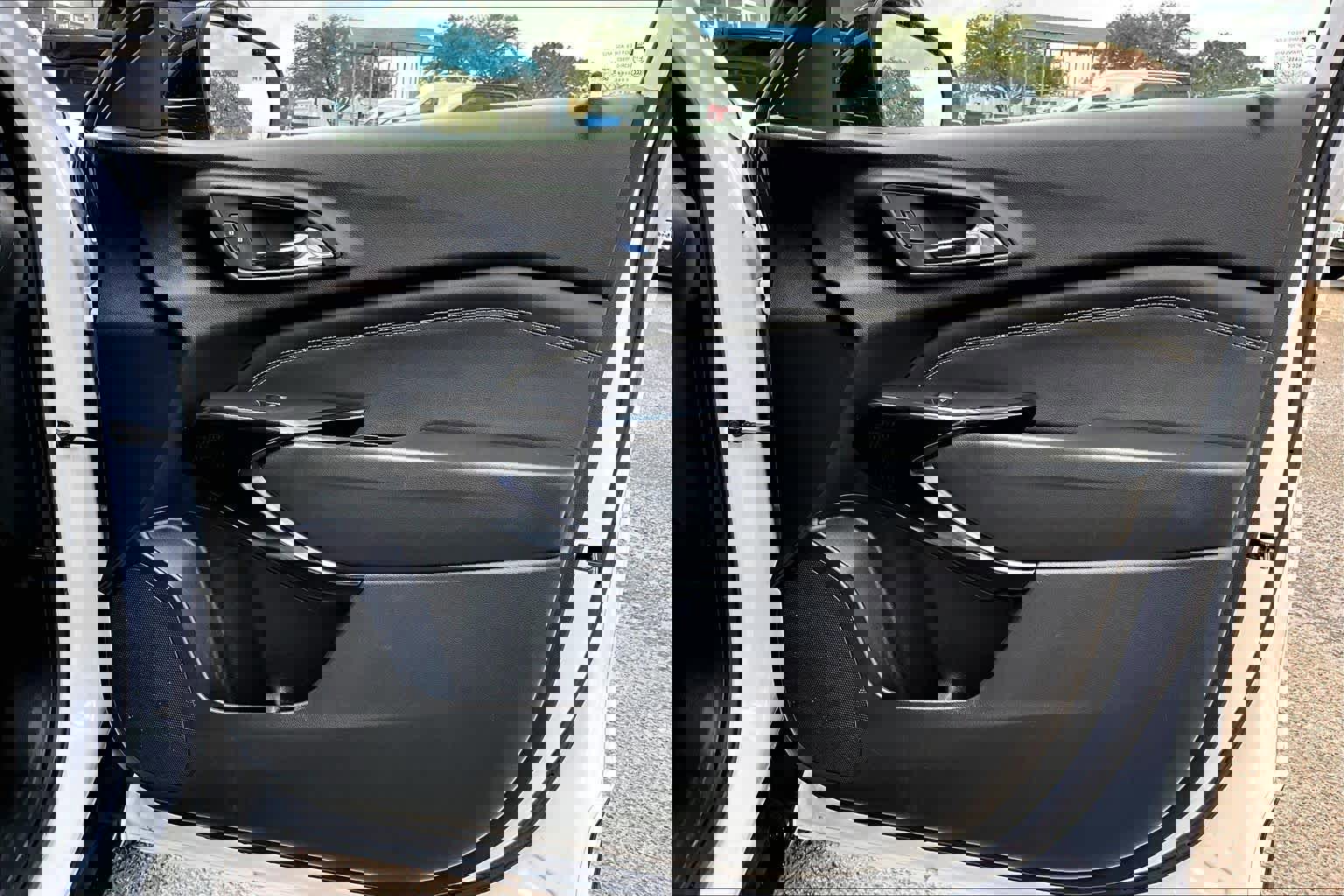 Used 2025 Chevrolet Trax ACTIV w/ Driver Confidence Package image 23