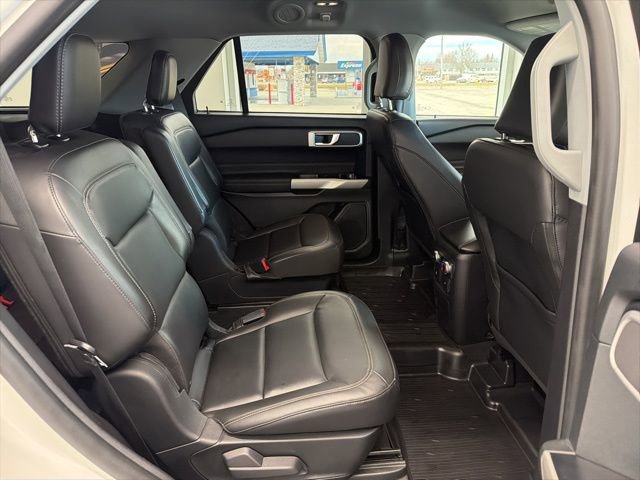 Certified 2022 Ford Explorer XLT w/ Equipment Group 202A image 11