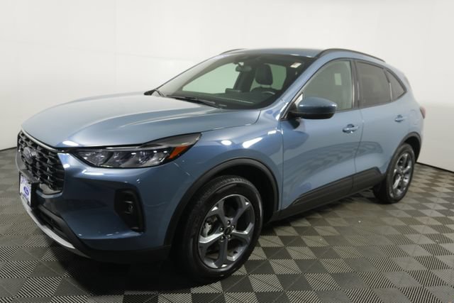 Certified 2025 Ford Escape ST-Line Select AWD/4WD image 7