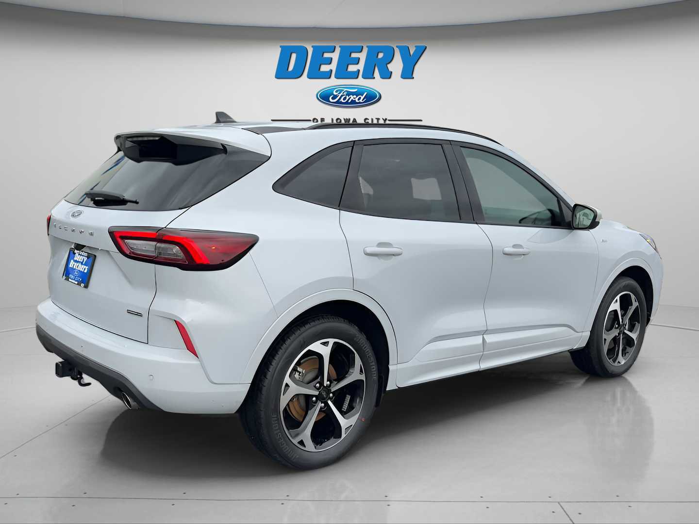 Certified 2025 Ford Escape ST-Line Elite w/ Class II Trailer Tow Package image 9