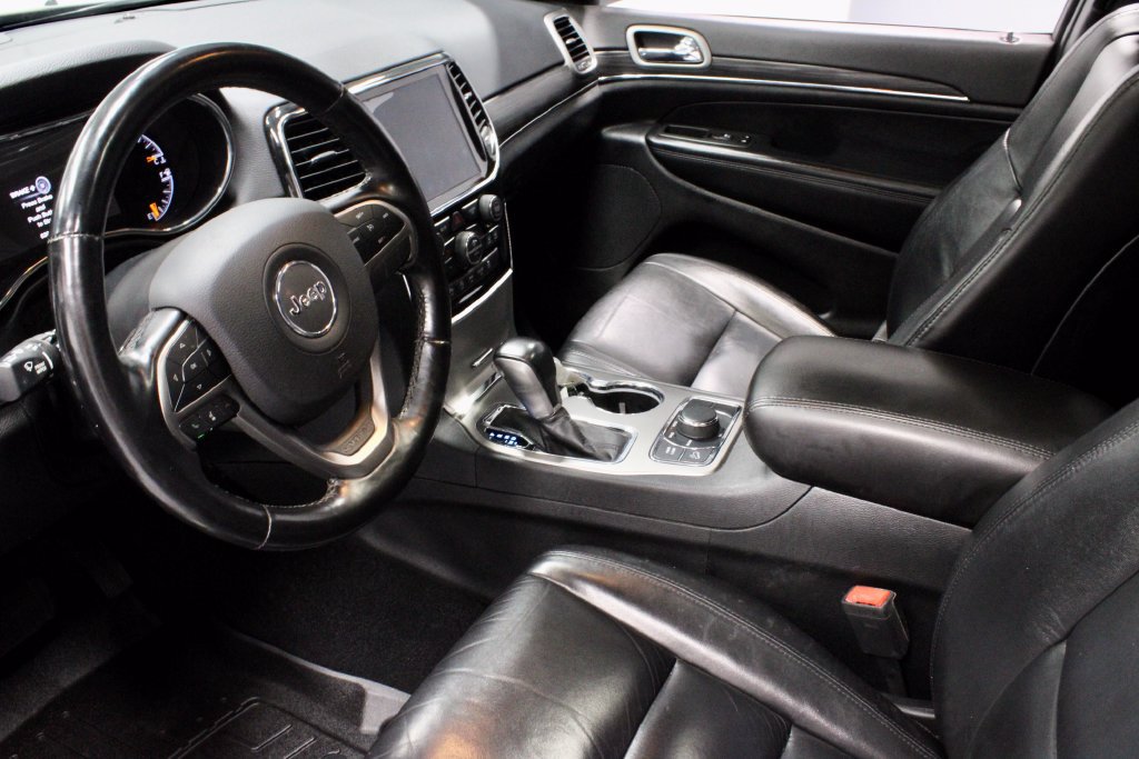 Used 2021 Jeep Grand Cherokee Limited AWD/4WD image 22
