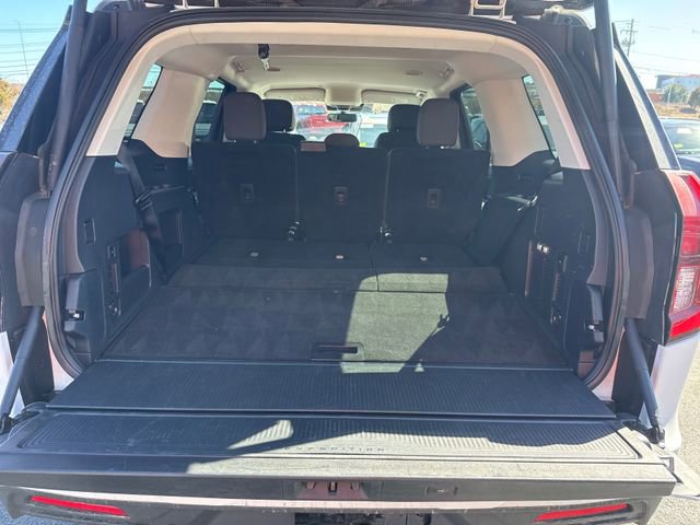 Certified 2025 Ford Expedition Active image 12