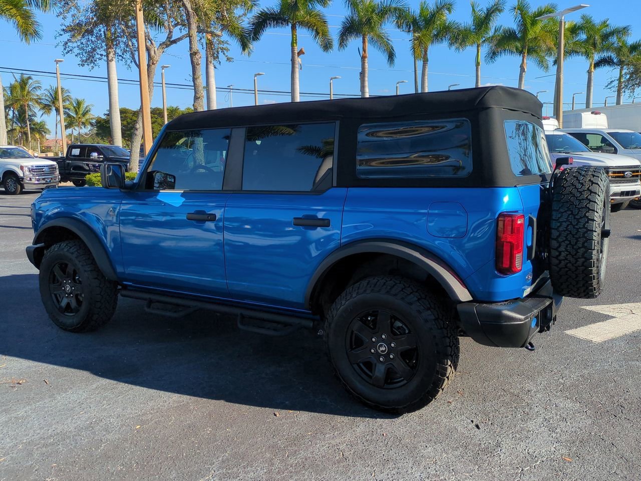 Certified 2023 Ford Bronco Black Diamond image 3