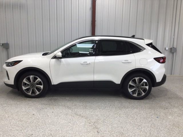 Certified 2023 Ford Escape Platinum w/ Premium Technology Package image 5