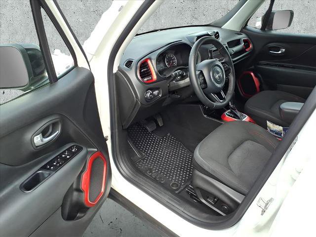 Used 2022 Jeep Renegade Trailhawk w/ Trailer Tow Group image 13