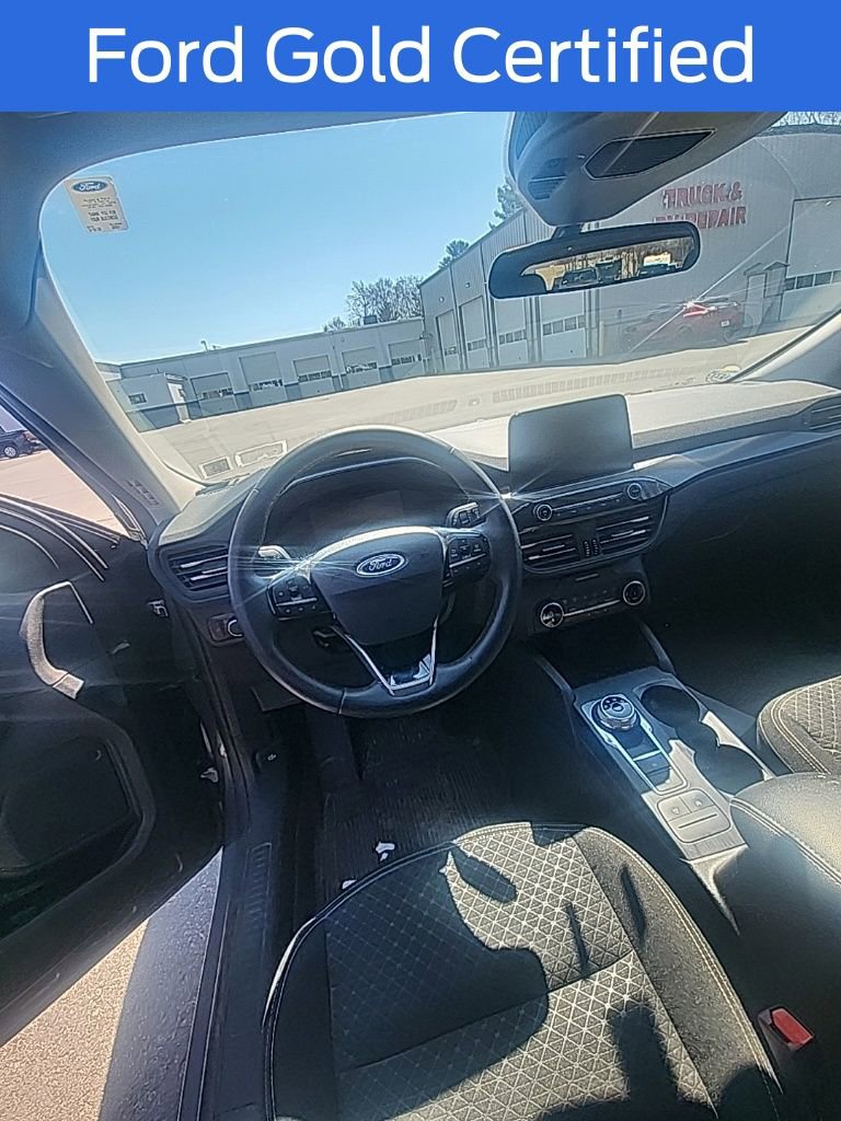 Certified 2023 Ford Escape Active AWD/4WD image 2