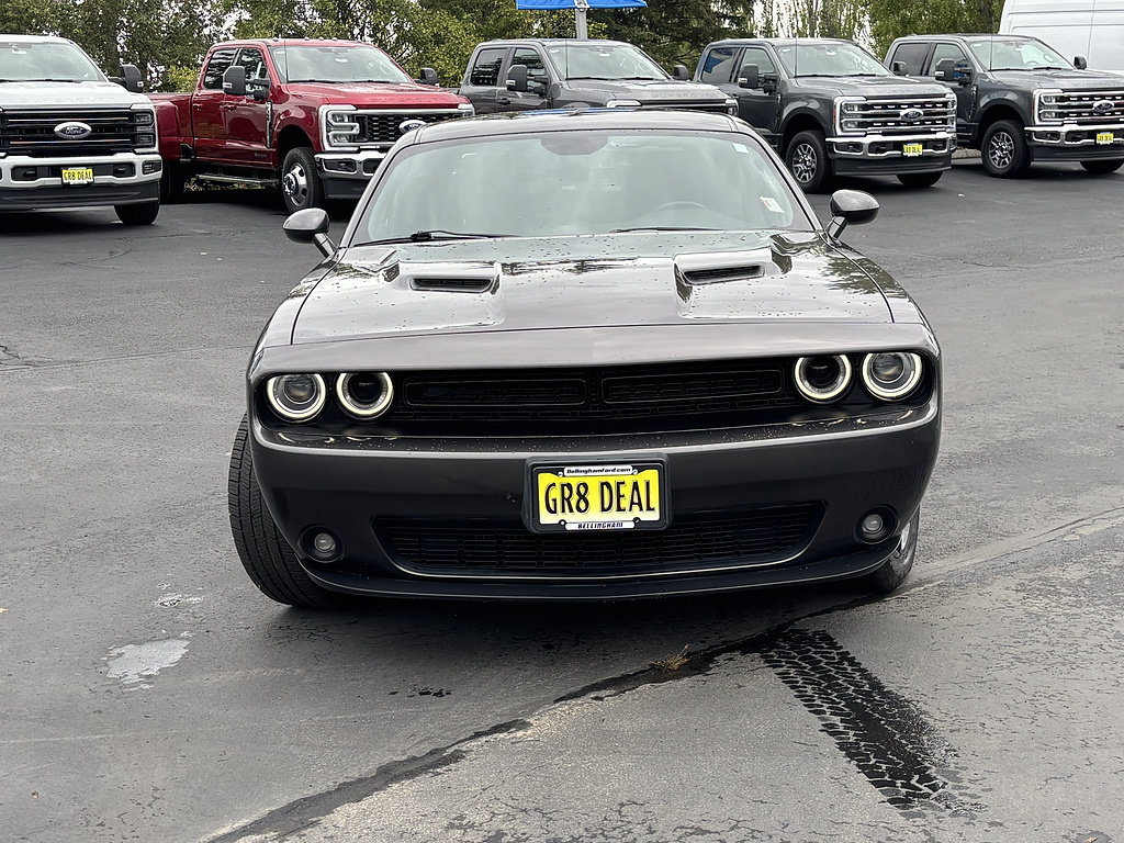 Used 2020 Dodge Challenger SXT w/ Blacktop Package AWD/4WD image 2
