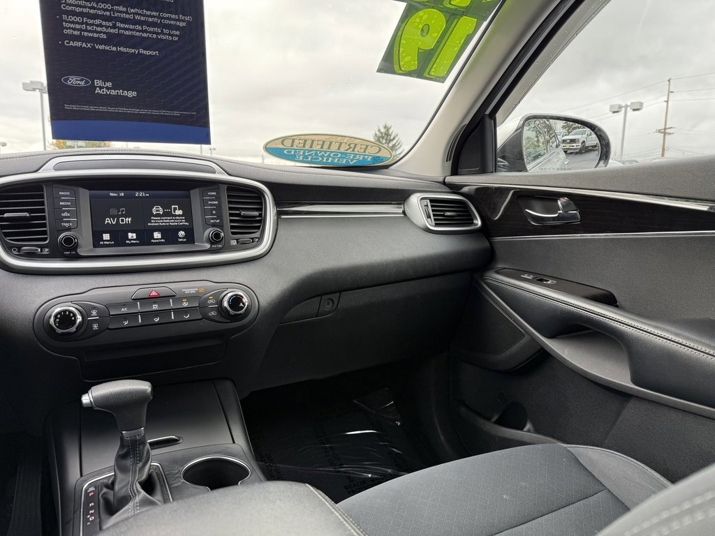 Used 2019 Kia Sorento L image 27