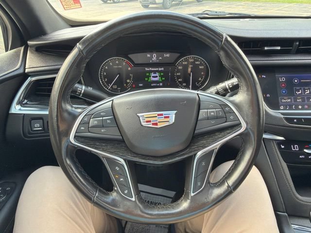 Used 2020 Cadillac XT5 Premium Luxury w/ LPO, Floor Liner Package AWD/4WD image 10