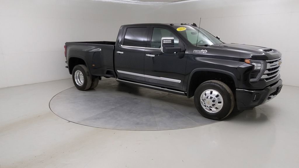Used 2024 Chevrolet Silverado 3500 High Country w/ High Country Premium Package image 11