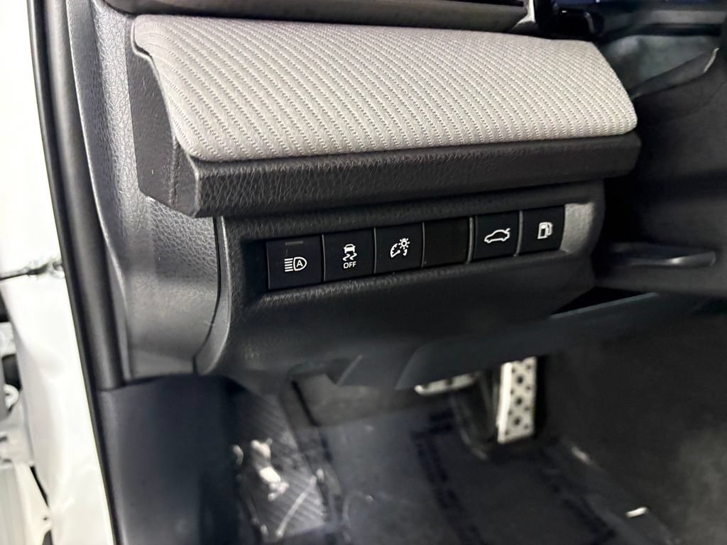 Used 2026 Toyota Camry SE AWD/4WD image 14