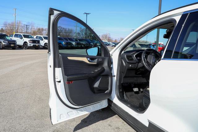 Certified 2022 Ford Escape Titanium w/ Titanium Elite Package image 17