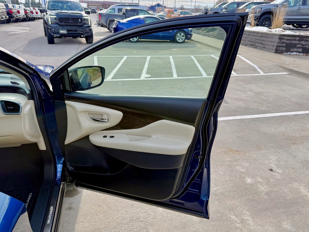 Used 2022 Nissan Murano Platinum w/ Cargo Package image 19