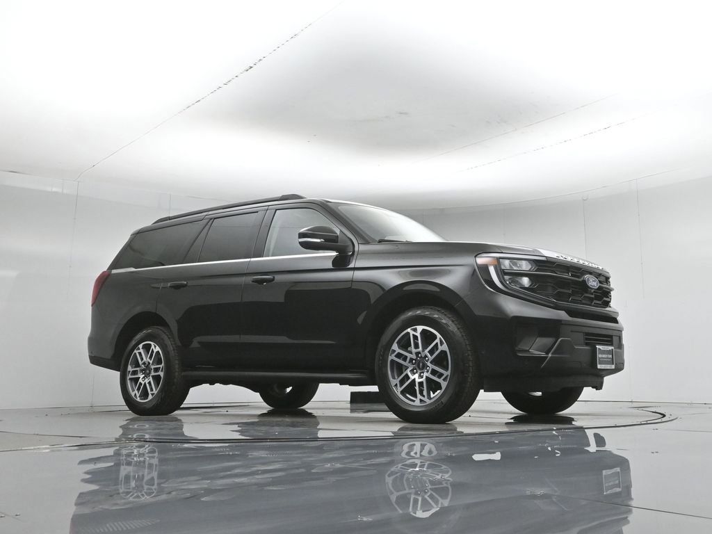 Certified 2025 Ford Expedition Active AWD/4WD image 4