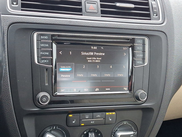 Used 2017 Volkswagen Jetta SE image 18