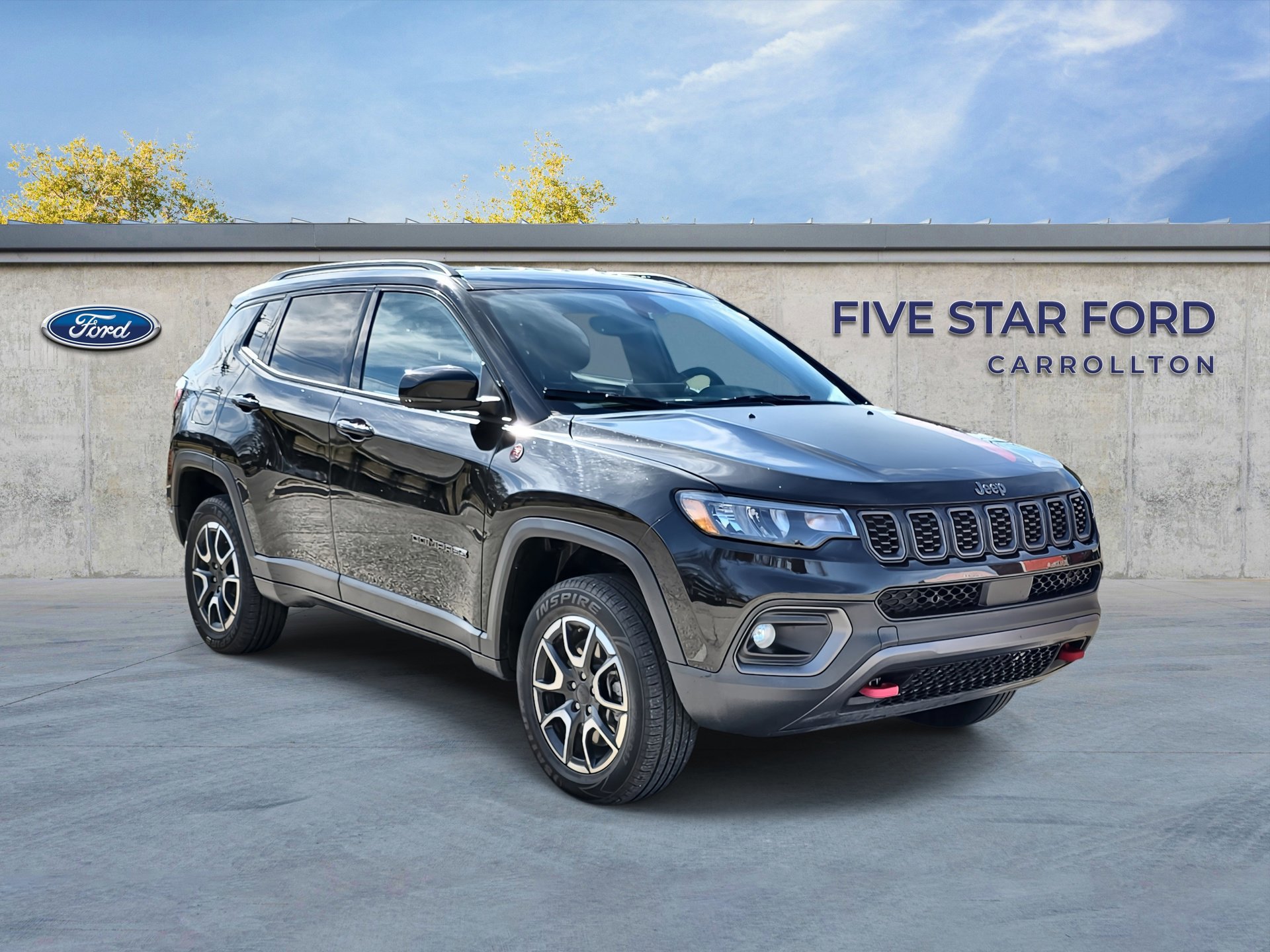 Used 2024 Jeep Compass Trailhawk image 7