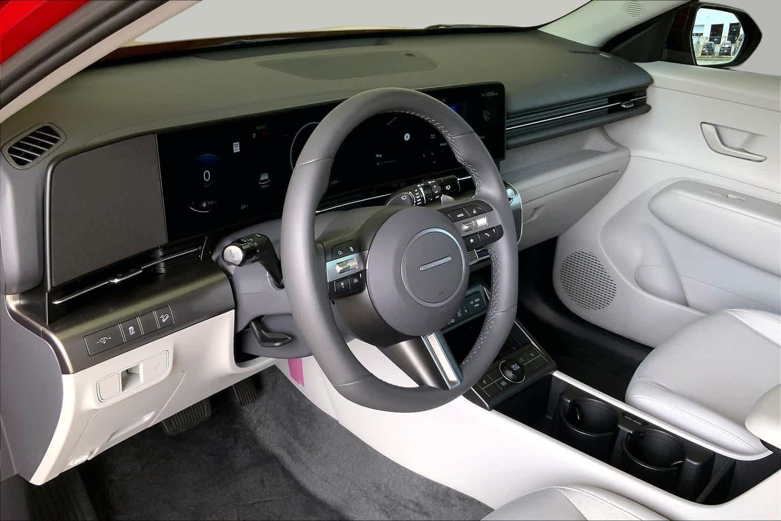 Used 2025 Hyundai Kona SEL FWD image 16