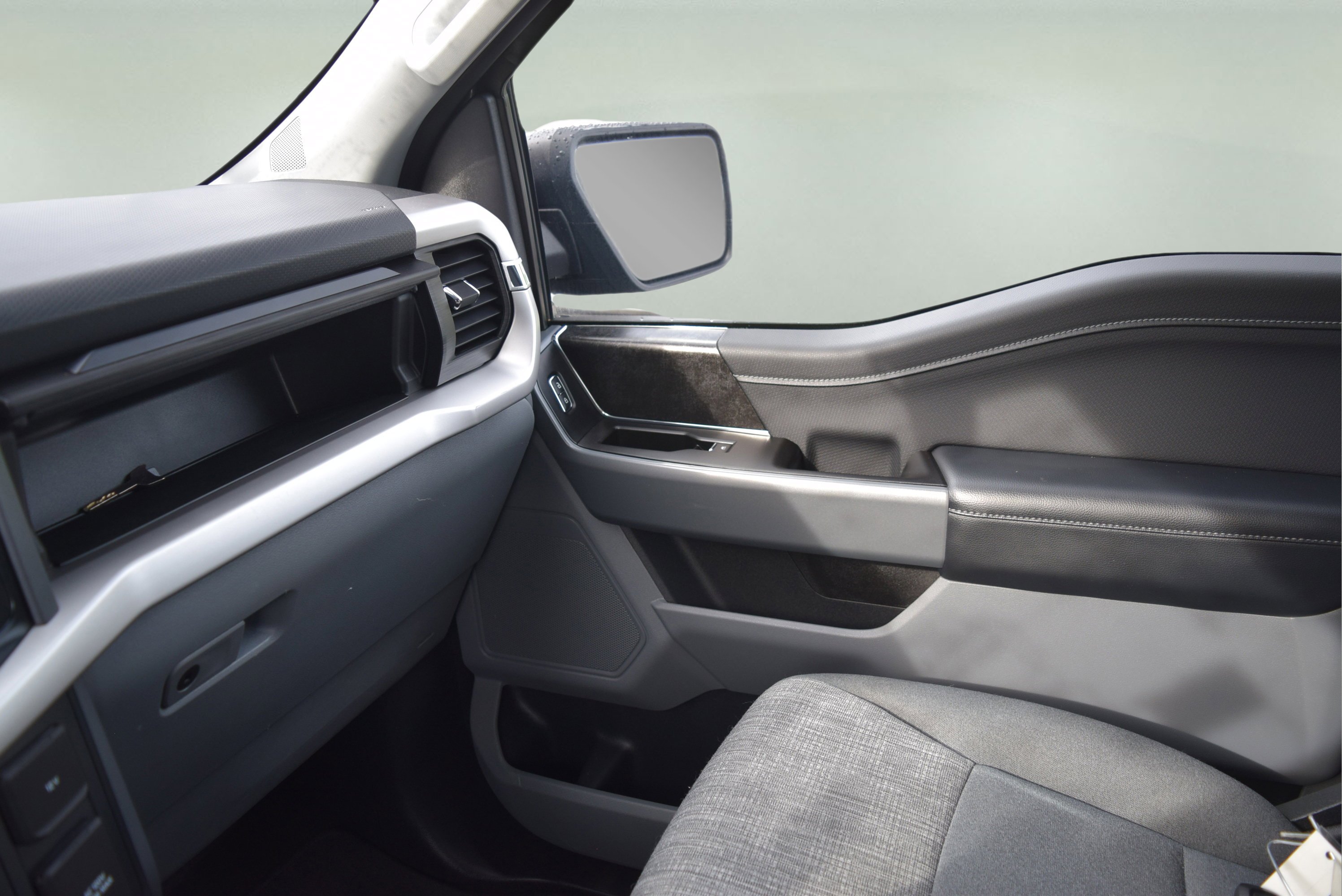 Certified 2022 Ford F150 XLT w/ Equipment Group 302A High image 16