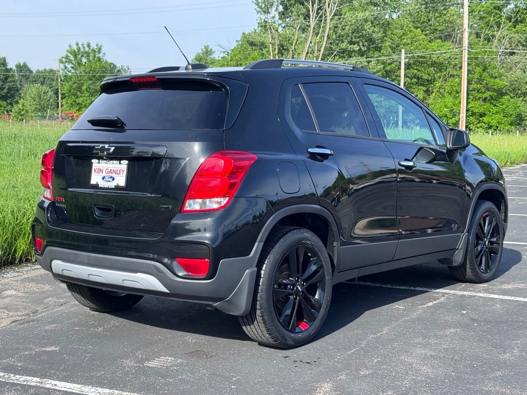Used 2018 Chevrolet Trax LT w/ Redline Edition AWD/4WD image 9