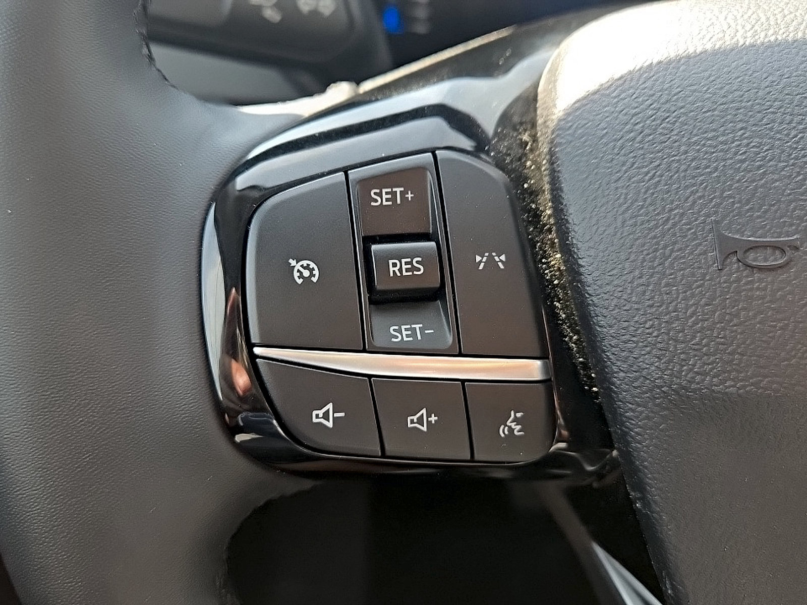 Certified 2023 Ford Escape Active AWD/4WD image 13