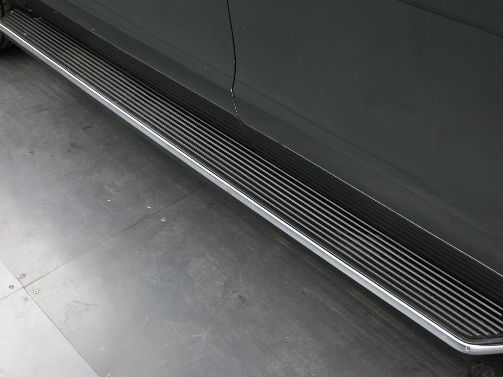 Certified 2023 Ford Expedition XLT image 33