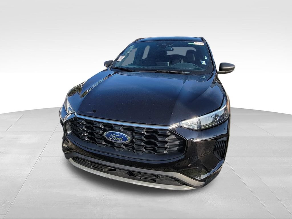 Certified 2025 Ford Escape ST-Line FWD image 2
