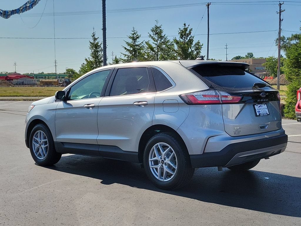 Certified 2024 Ford Edge SEL w/ Convenience Package AWD/4WD image 4