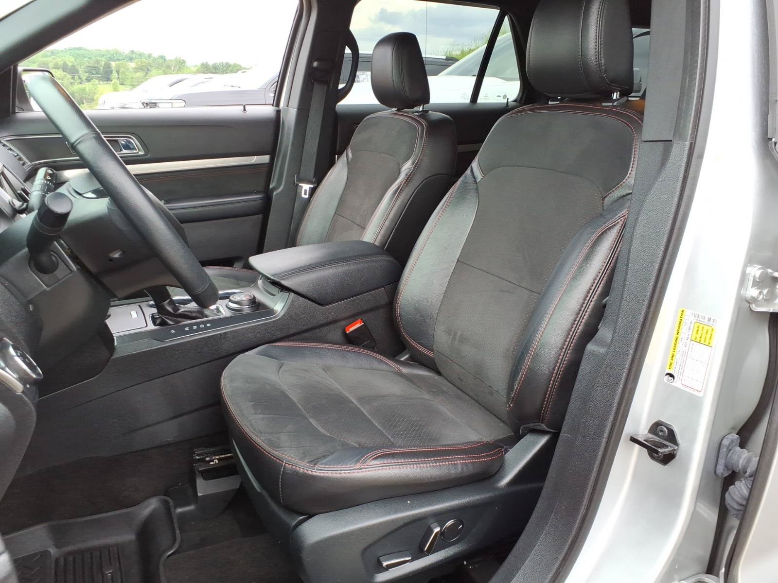 Certified 2018 Ford Explorer XLT w/ Equipment Group 202A AWD/4WD image 7