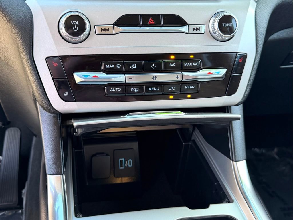 Certified 2023 Ford Explorer XLT w/ Equipment Group 202A image 27