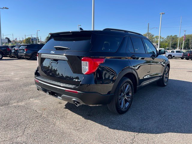 Certified 2023 Ford Explorer XLT w/ Equipment Group 202A AWD/4WD image 4