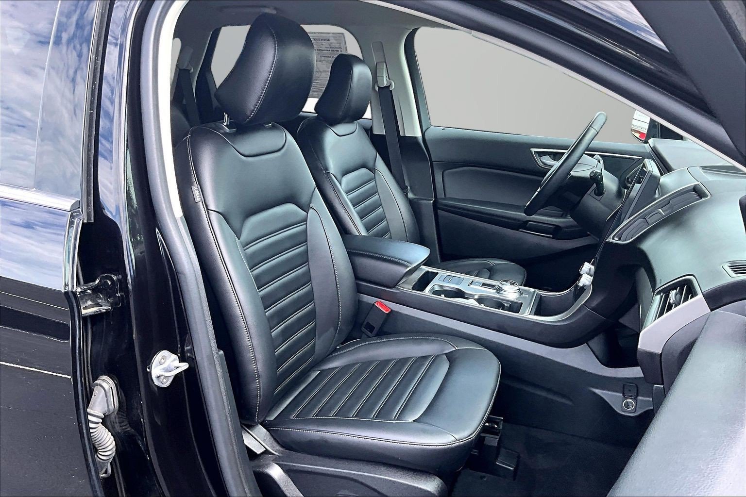 Certified 2024 Ford Edge SEL w/ Convenience Package AWD/4WD image 7