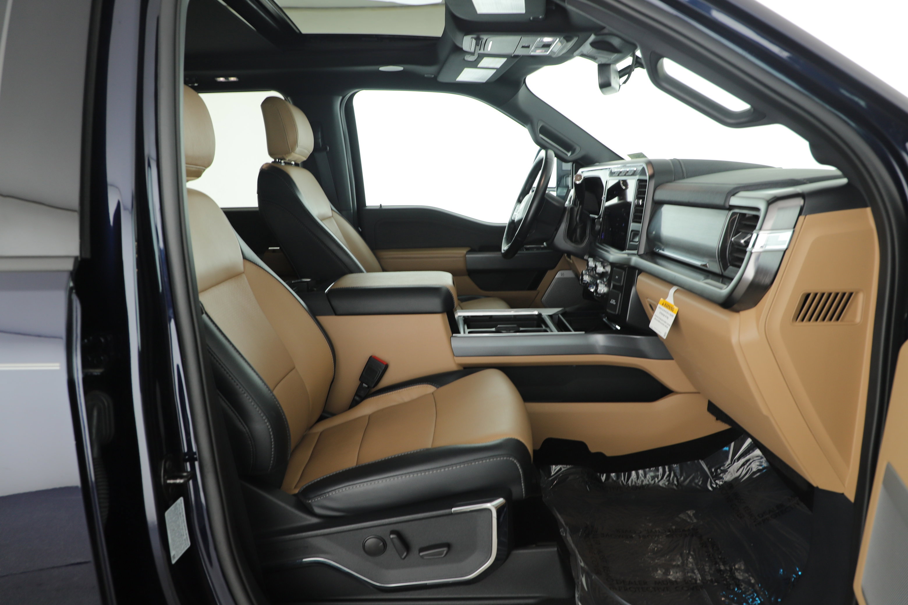 Certified 2024 Ford F250 Lariat w/ Lariat Ultimate Package image 17