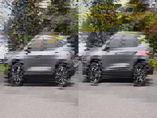 Certified 2022 Ford Escape SE w/ SE Sport Appearance Package image 17