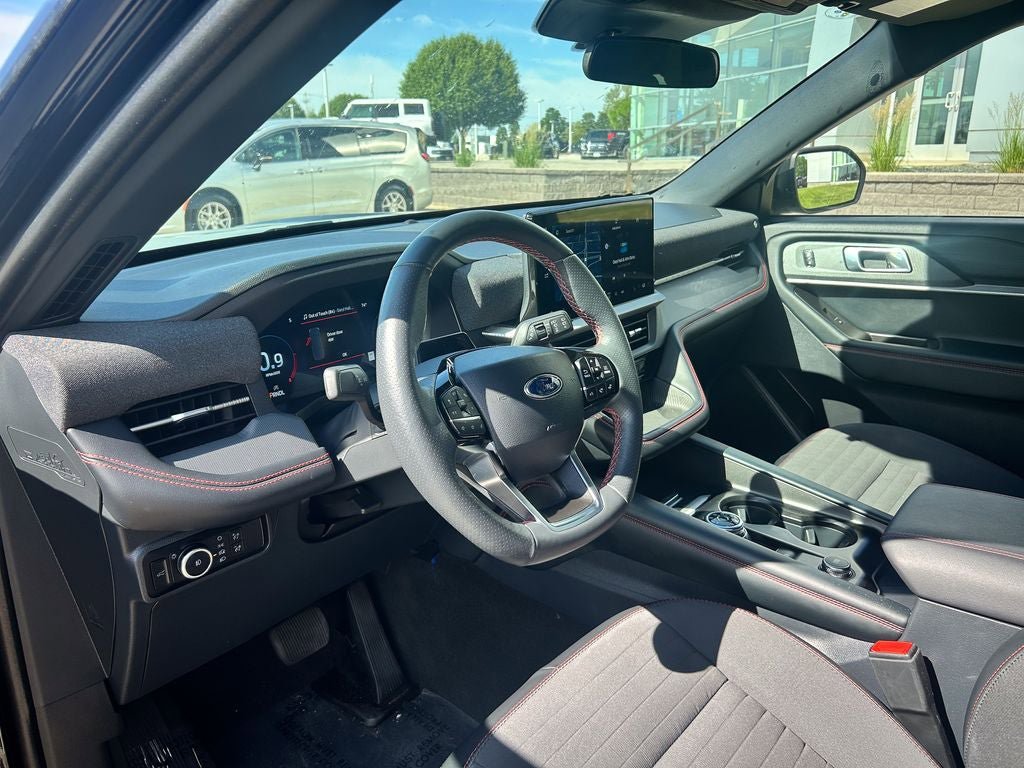 Certified 2025 Ford Explorer ST-Line w/ ST-Line Street Pack AWD/4WD image 9