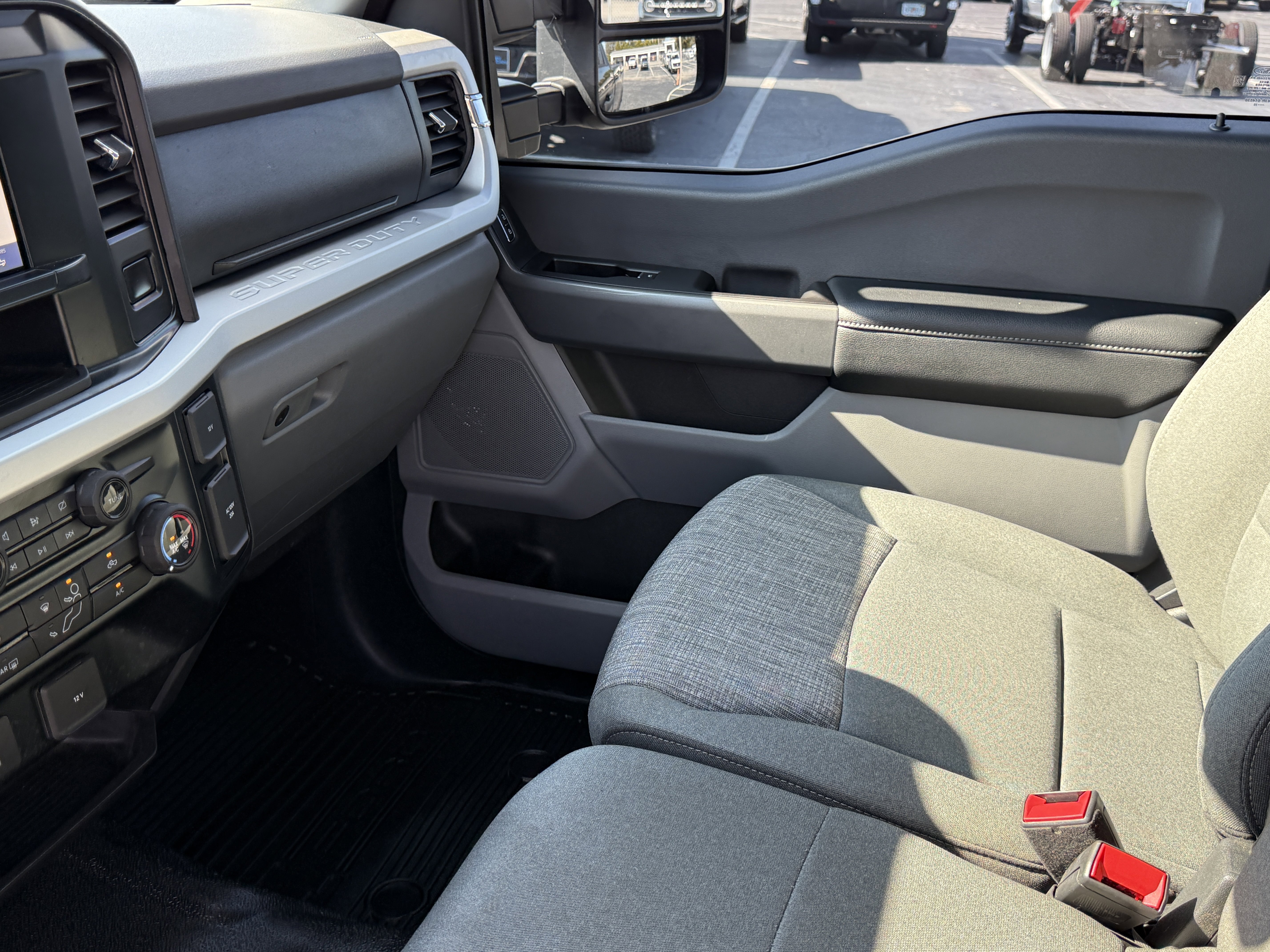 Certified 2023 Ford F350 XLT w/ FX4 Off-Road Package image 15