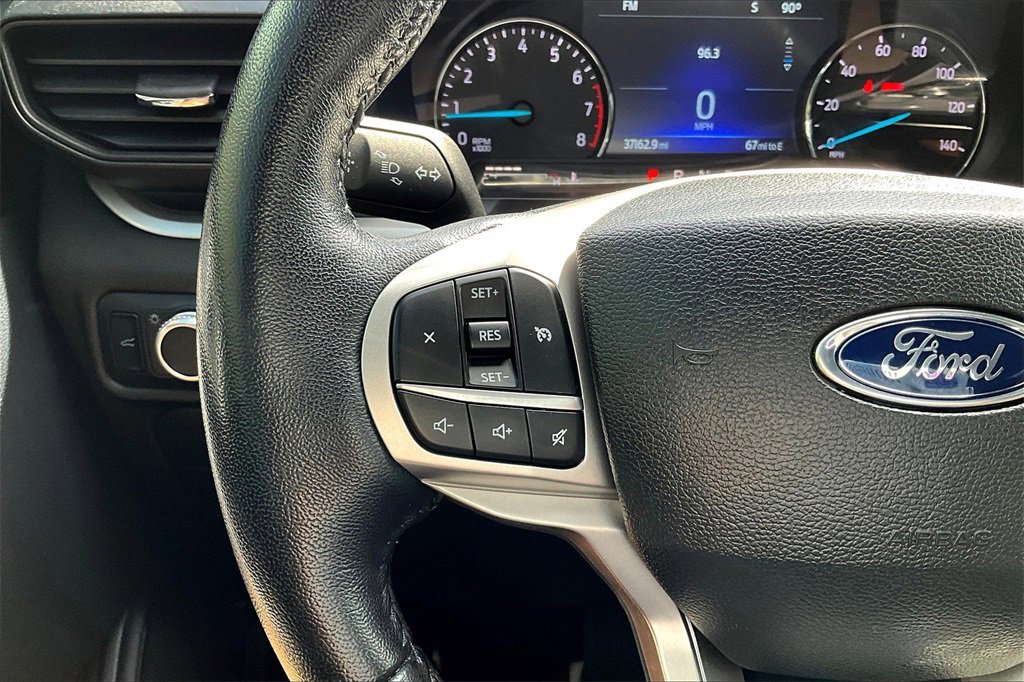 Certified 2022 Ford Explorer XLT w/ Class IV Trailer Tow Package image 17