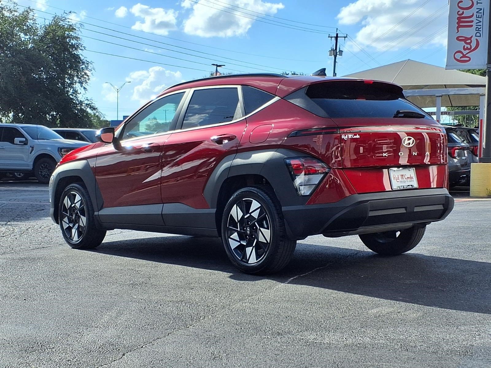 Used 2025 Hyundai Kona SEL FWD image 7