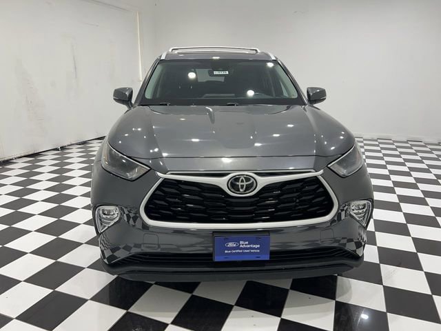Used 2022 Toyota Highlander XLE FWD image 8