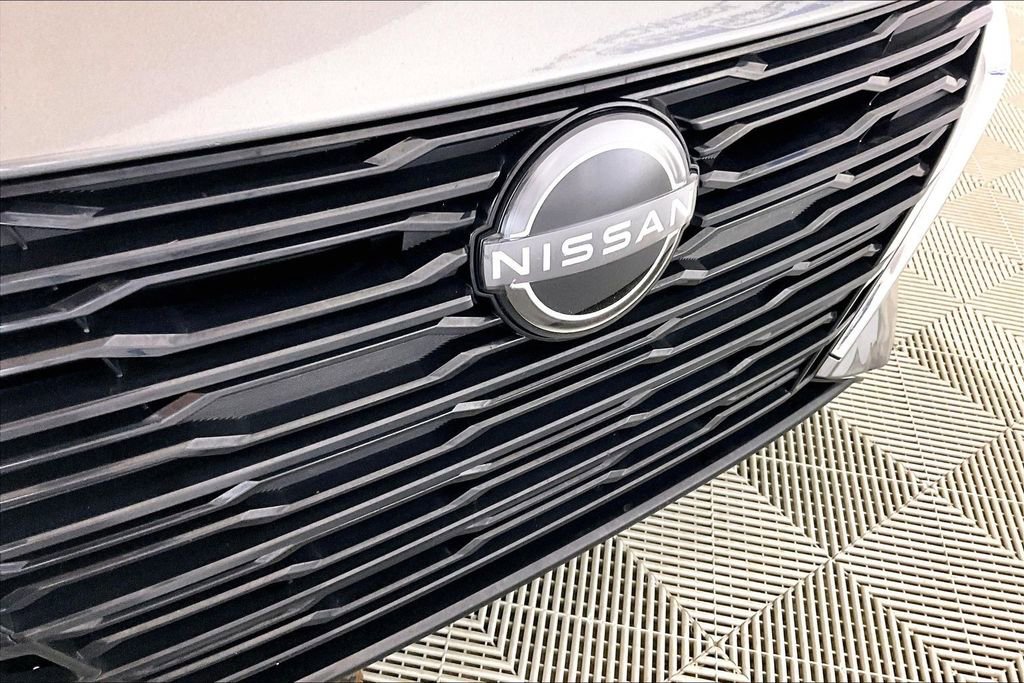 Used 2024 Nissan Altima 2.5 SV image 23