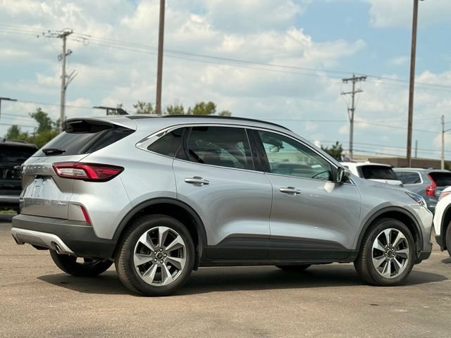 Certified 2024 Ford Escape Platinum AWD/4WD image 32